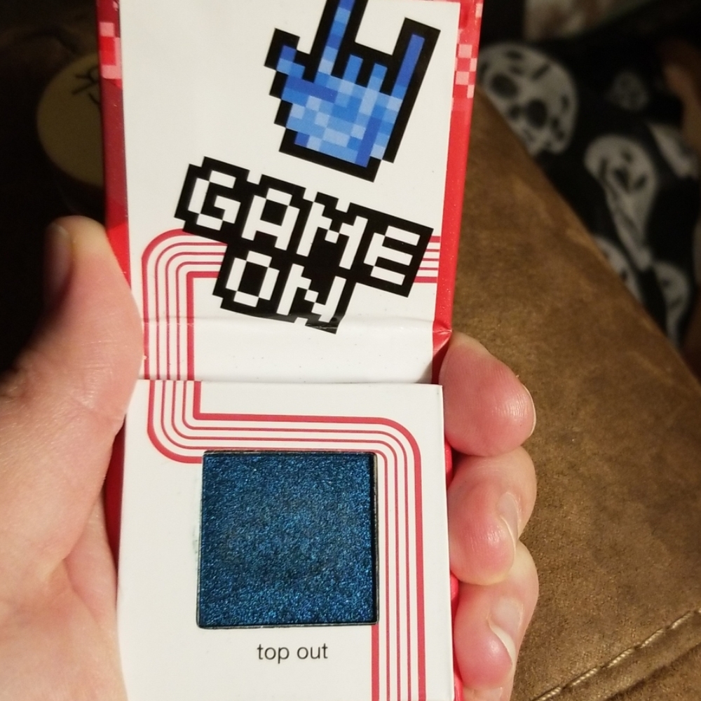 Eyeshadow - Picture 2 of 2